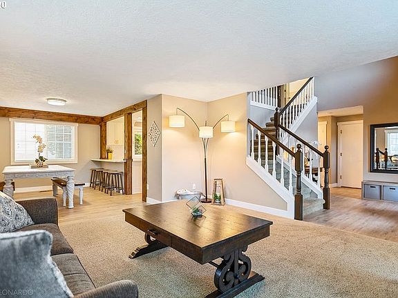 3rd image of 12318 NE 185th Ct