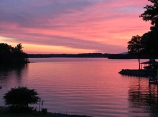 151 Penhook Pt, PENHOOK, VA 24137