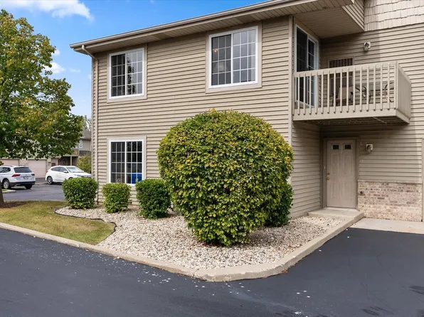 9920 74th STREET #E, Kenosha, WI 53142