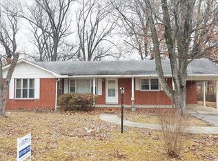 1104 N Mulberry St, Dexter, MO 63841