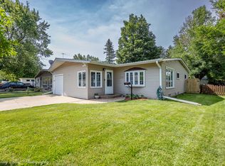 1521 Oakwood Ave, Dekalb, IL 60115