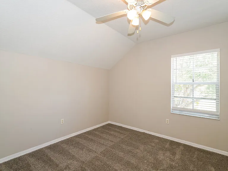 10334 Summerview Cir — Photo 13