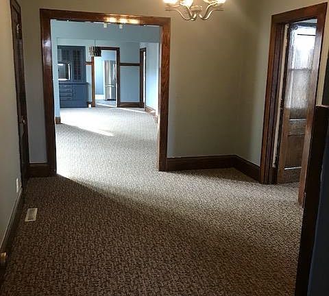 5th image of 2513 Fremont Ave N