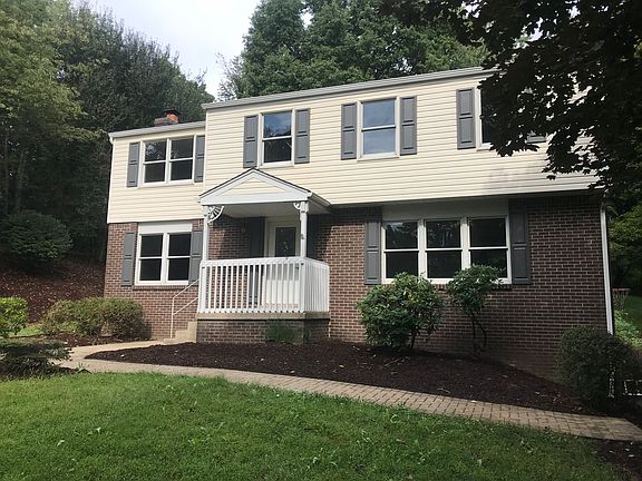 2nd image of 3943 Murry Ln