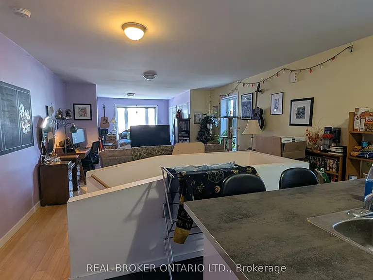1186 Woodbine Ave #B — Photo 2