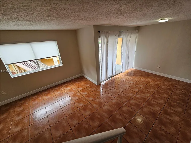 6235 Kendale Lakes Cir #237 — Photo 10