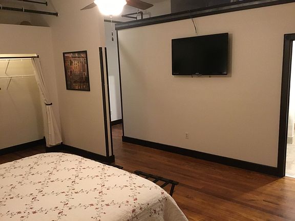 5th image of 14 E Main St #201