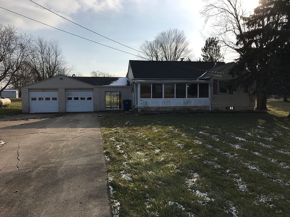 1st image of 2851 E Smiley Ave