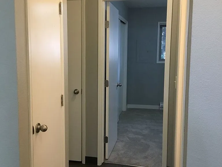 Taylor Place Apartments II — Photo 14