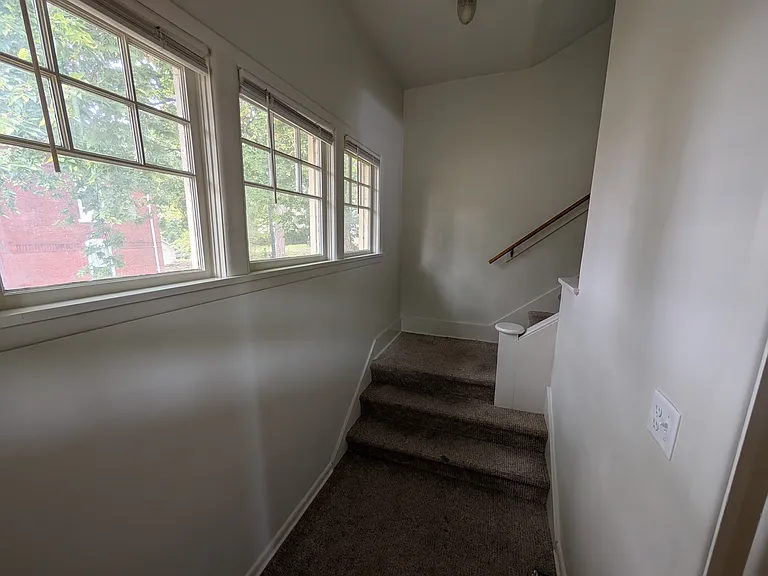 321 N 4th St — Photo 17