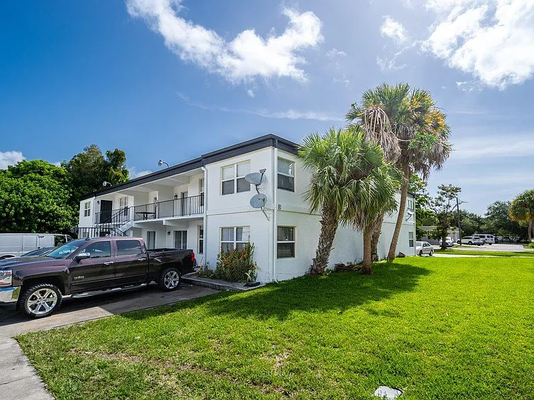 604 Ixoria Ave #B2 — Photo 8