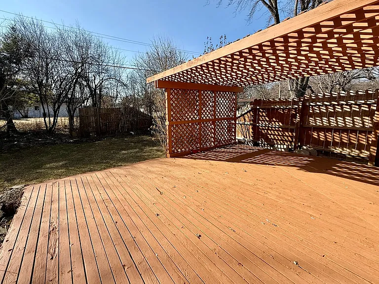 2710 Pendleton Dr — Photo 36