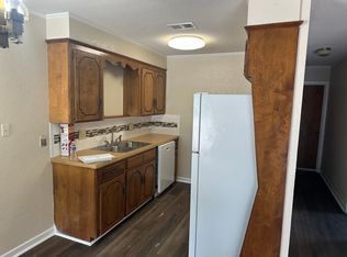916 W Avenue A, Hooks, TX 75561