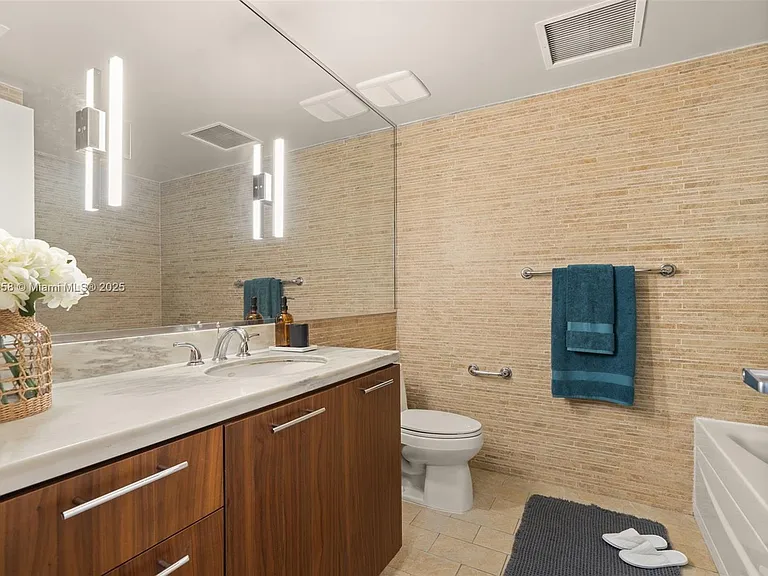 50 Biscayne Blvd #411 — Photo 17