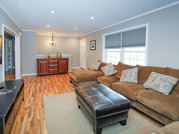 4th image of 1133 Winter Cherry Ln