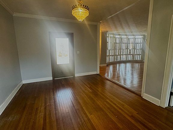5th image of 55 Gold St