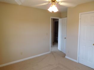 1001 Oakstone Dr, Fayetteville, NC 28314