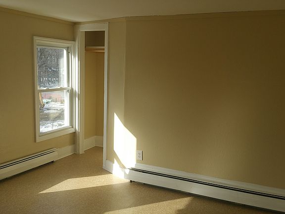 2nd image of 15 Sterling St