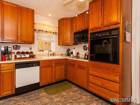 5th image of 31 Creekwood Dr
