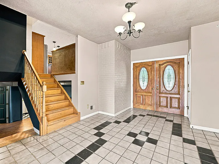 12822 Clermont St — Photo 4