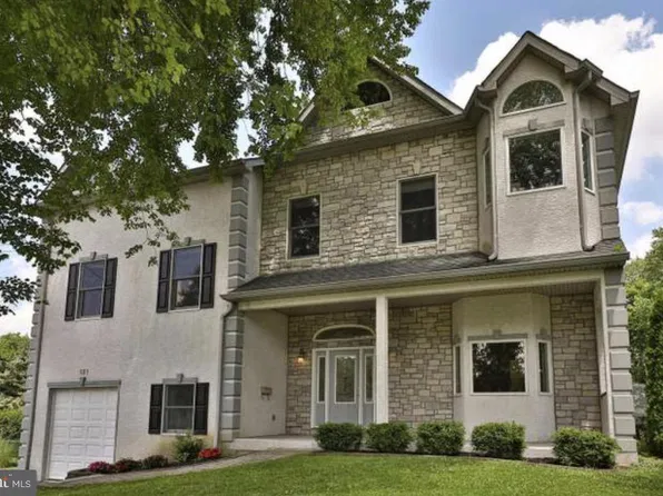 121 Brentwood Dr, Willow Grove, PA 19090
