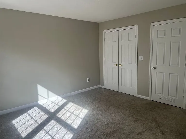 416 Springbrook Cir — Photo 16