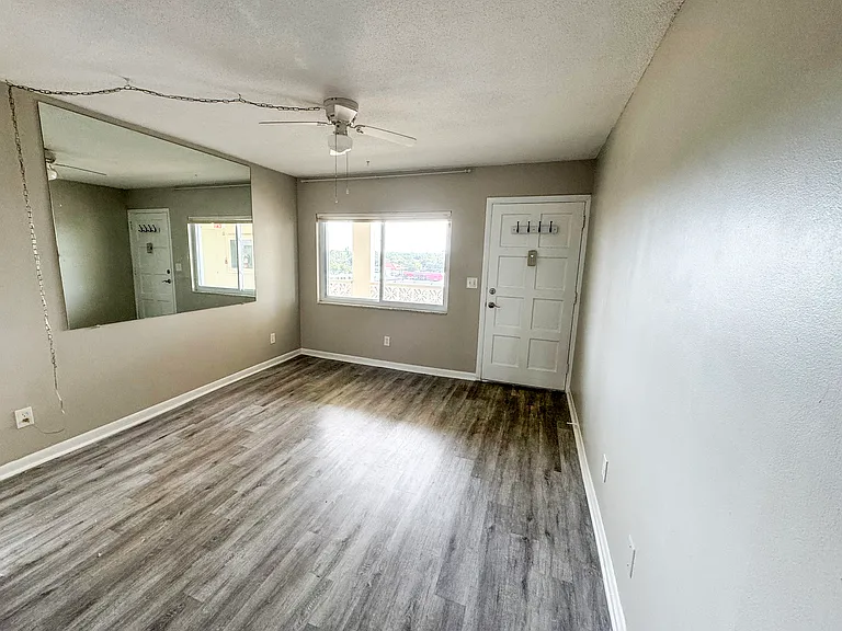 1235 S Highland Ave #F-702 — Photo 4