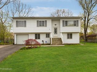 98 Sycamore St, Brentwood, NY 11717