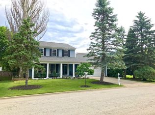 208 Arcadia Ct, Vernon Hills, IL