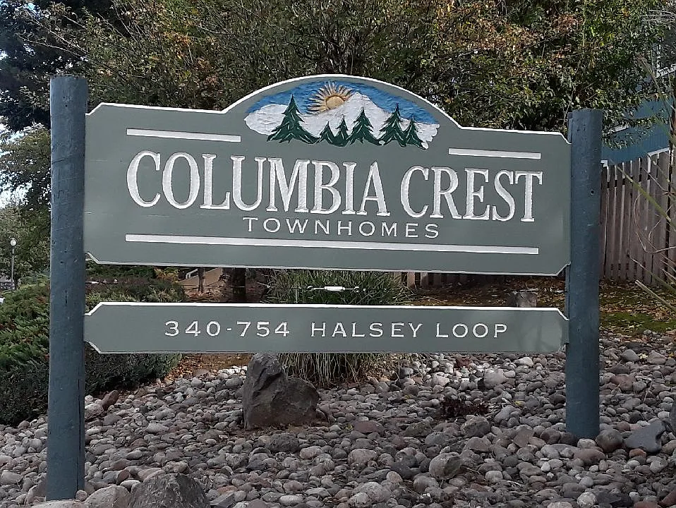 Columbia Crest Townhomes — Photo 2