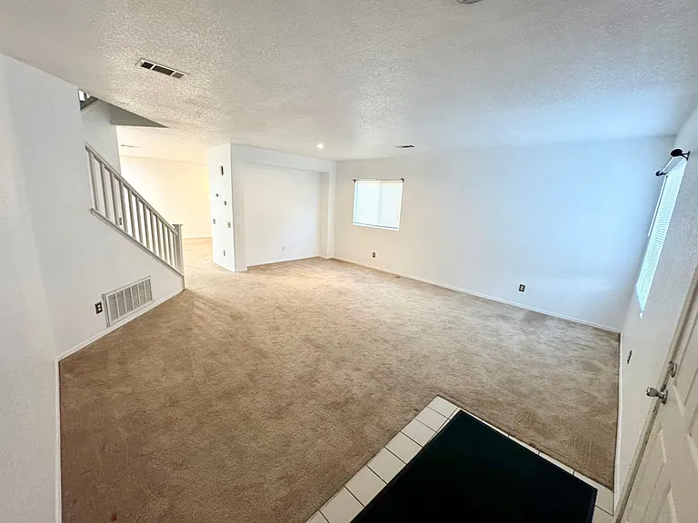 44341 Camellia St — Photo 2