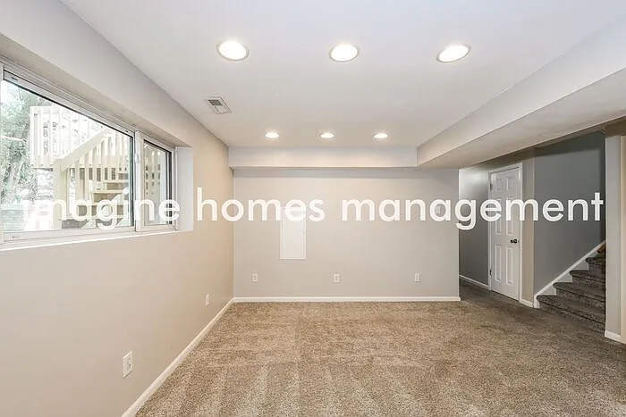 11946 Glenvalley Dr — Photo 16