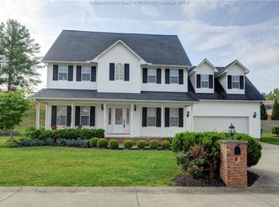 169 Glen Oaks Ct, Hurricane, WV 25526