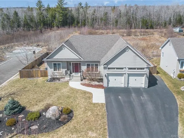 11 Mitchell Wayne Dr, Fredericton, NB E3G 0C2