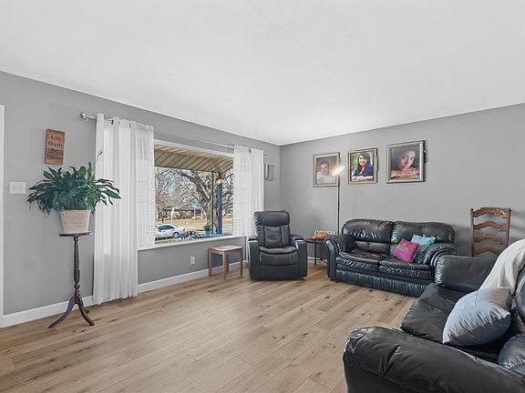 3rd image of 3600 Andora Pl