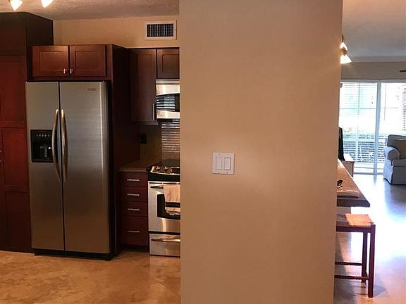 4th image of 17106 Glenmoor Dr