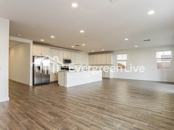 3rd image of 10134 E Ulysses Ave