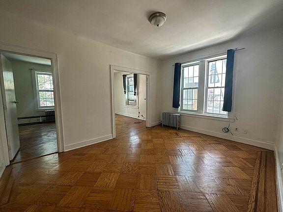 3rd image of 21-01 41st St #3