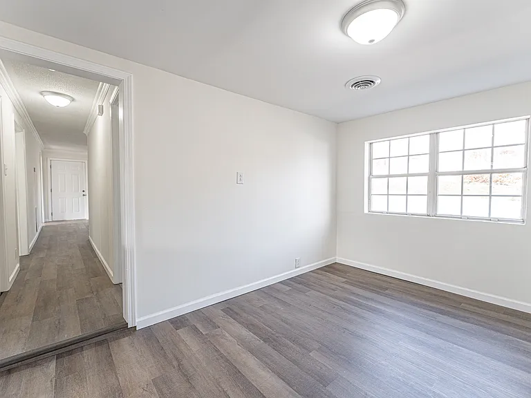 803 S 4th St — Photo 13