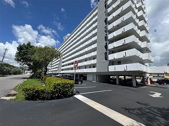 2nd image of 3545 NE 166th St APT 703