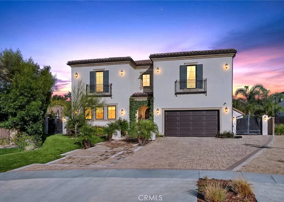 10975 Cartwright Dr