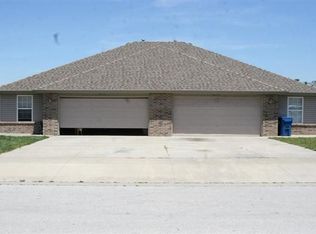 4415 W La Siesta St, Springfield, MO 65802