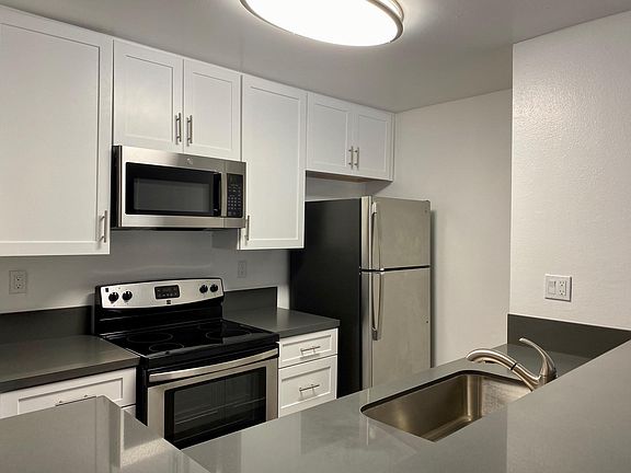 5th image of 2088 W Hillcrest Dr #B108