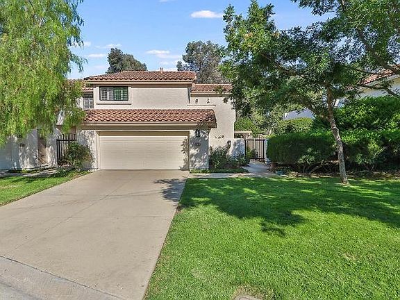 2nd image of 410 Cherry Hills Ln