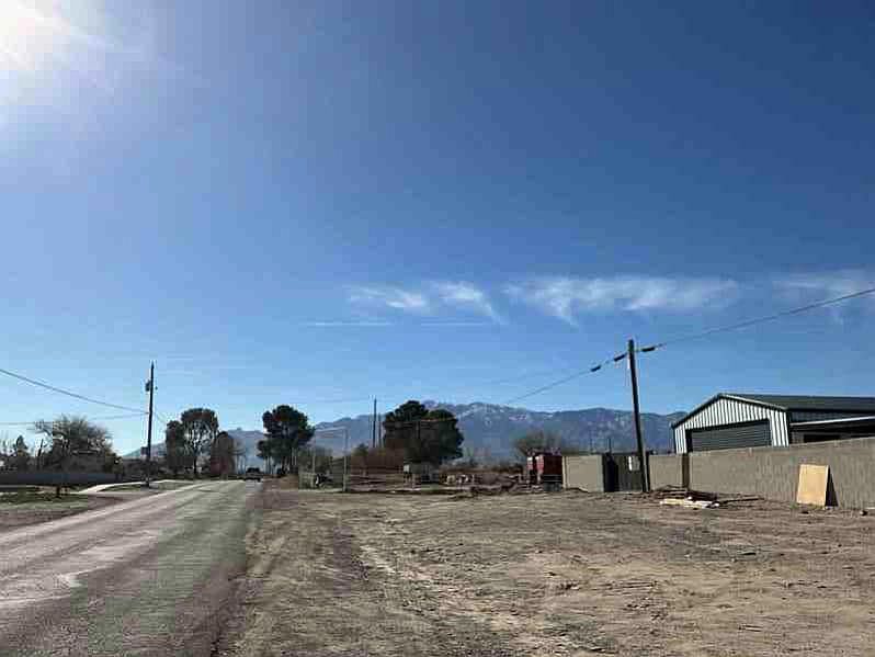 2nd image of 463 S Main St