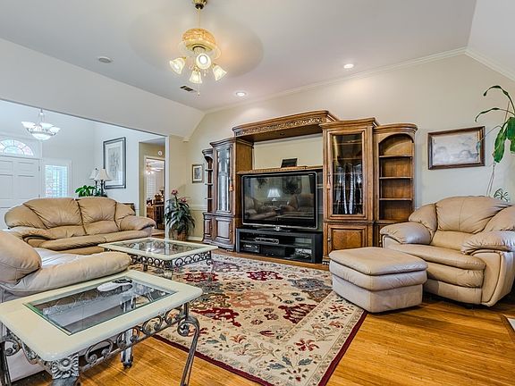 5th image of 7714 Killdeer Ln