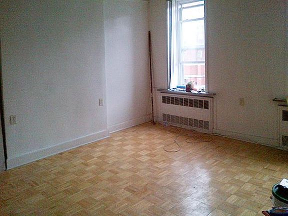 5th image of 2911 Newkirk Ave