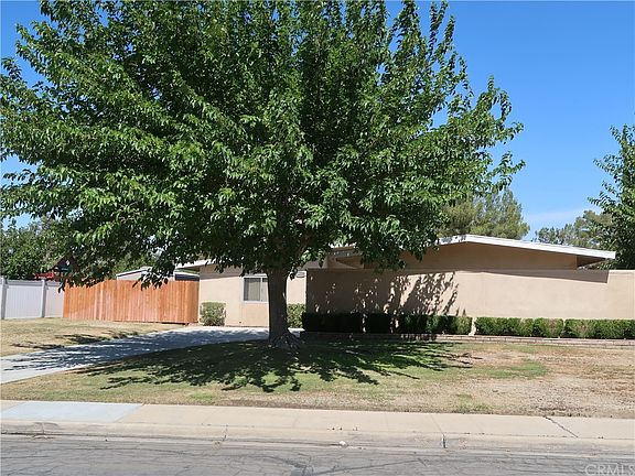 14233 Burning Tree Dr Victorville Ca 92395 Mls Pw21159487 Zillow