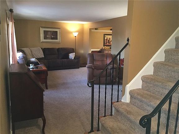 Entryway/Living Room