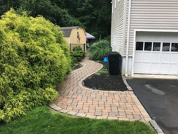 Side enter ante to back yard